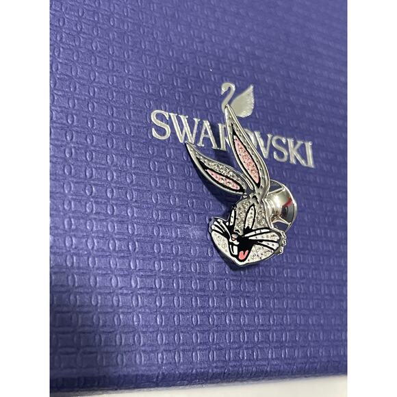 Swarovski LOONEY TUNES BUGS BUNNY TIE PIN SET - Picture 7 of 7